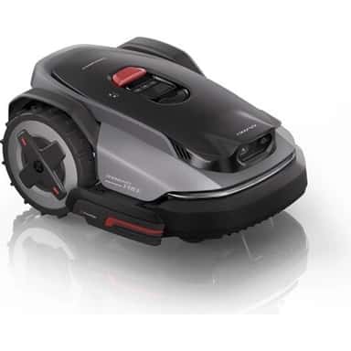 Roborock Rockmow S108 robotas vejapjovė su unikaliu krašto pjovimo priedu, veikiantis vejoje, priekinis vaizdas.